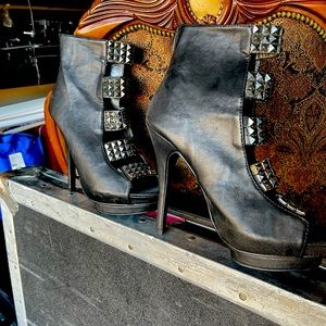 MOVING SALE MAKE OFFER Pyramid spike platform stilettos